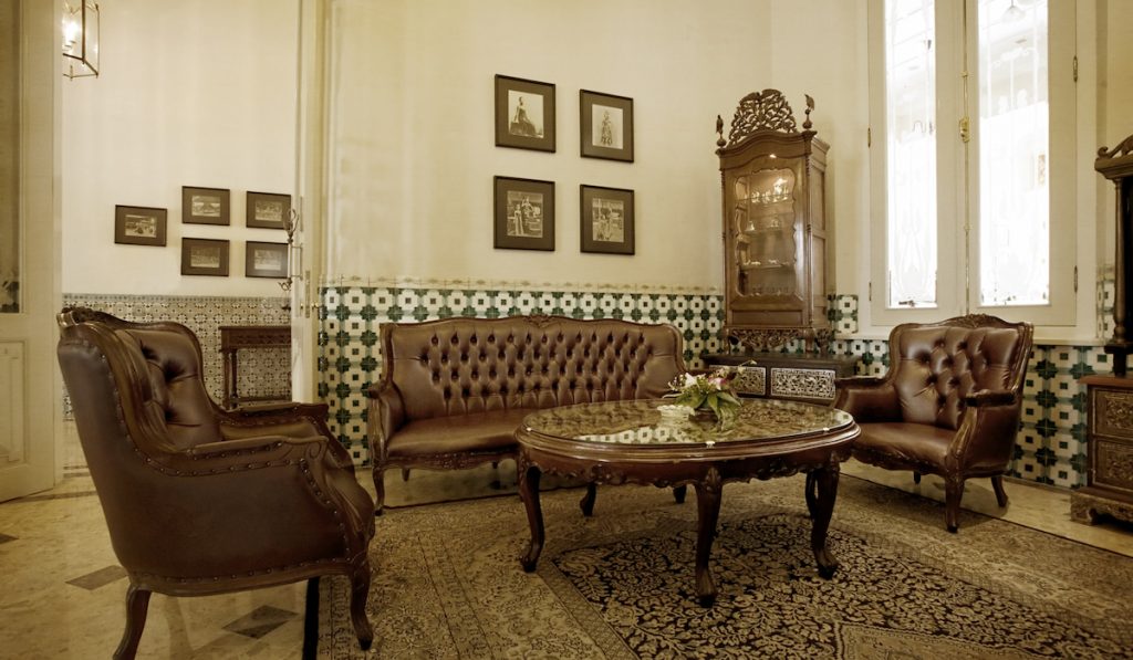 colonial interior design