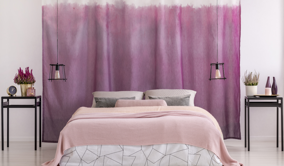 Should Curtains Match the Bedding? Interiordesignipedia